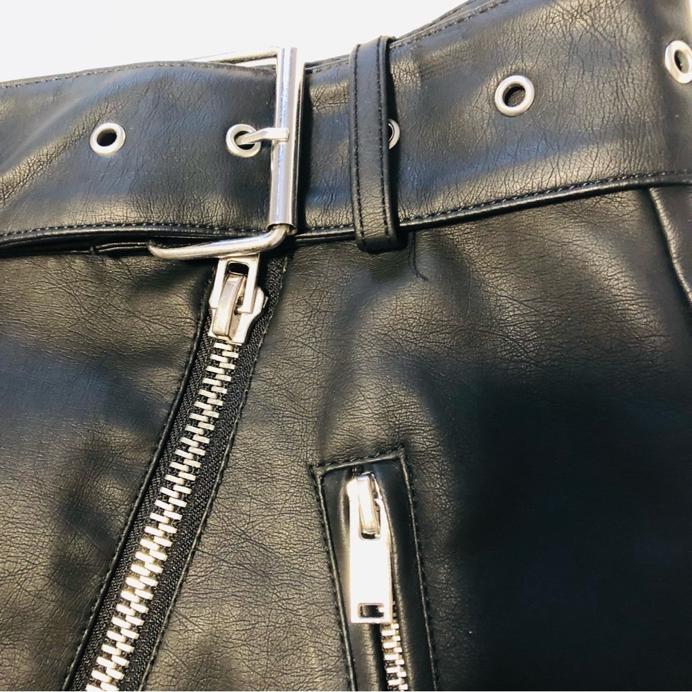 Forever 21 Size Small Faux Leather Biker Zip Front Belted Mini Skirt - Picture 5 of 12